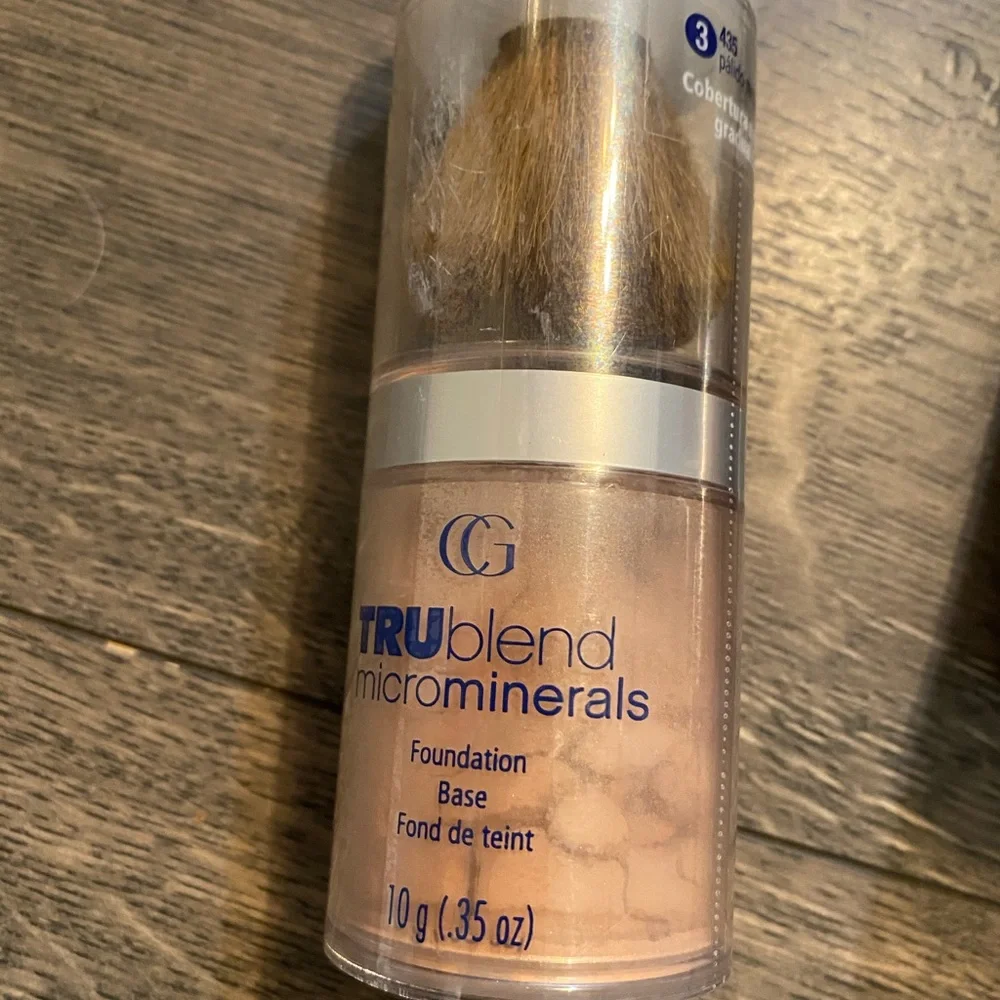Lot of 3 Makeup Items‎